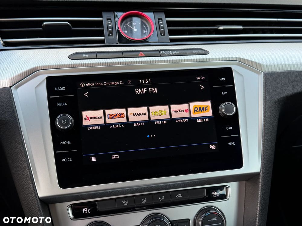 Volkswagen Passat Variant 1.4 TSI BMT ACT Trendline DSG - 23