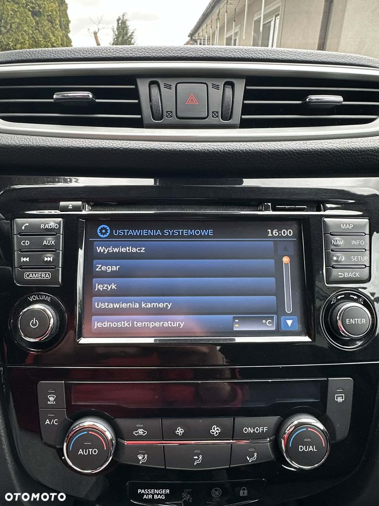 Nissan Qashqai 1.2 DIG-T Xtronic TEKNA - 28