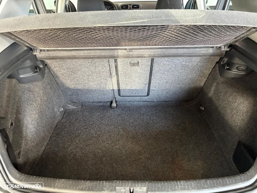 VW Golf 2.0 TDi Confortline - 13