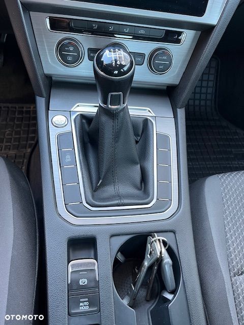 Volkswagen Passat 1.5 TSI EVO Comfortline - 9