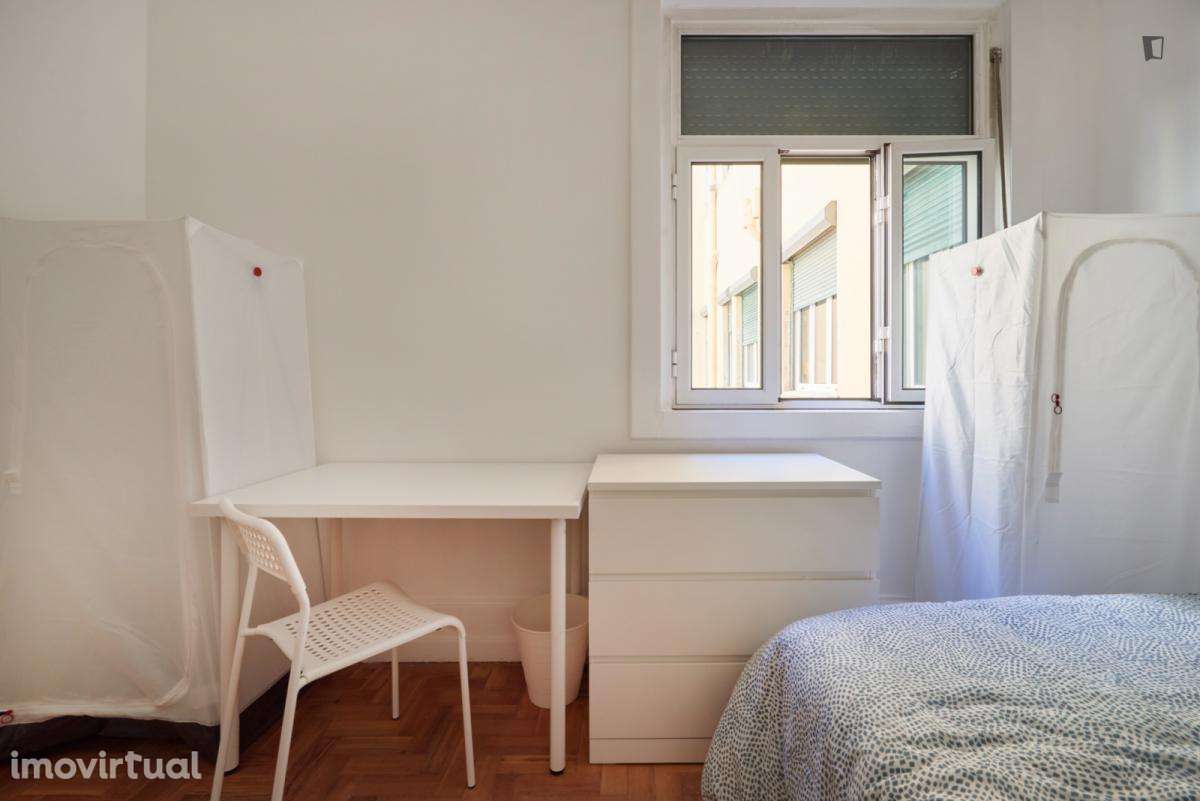 Quarto - localizado em Marquês de Pombal Lisbon - Grande imagem: 3/12