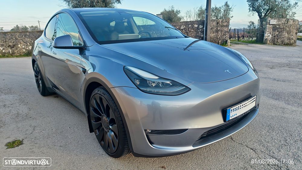 Tesla Model Y Performance Tração Integral - 14