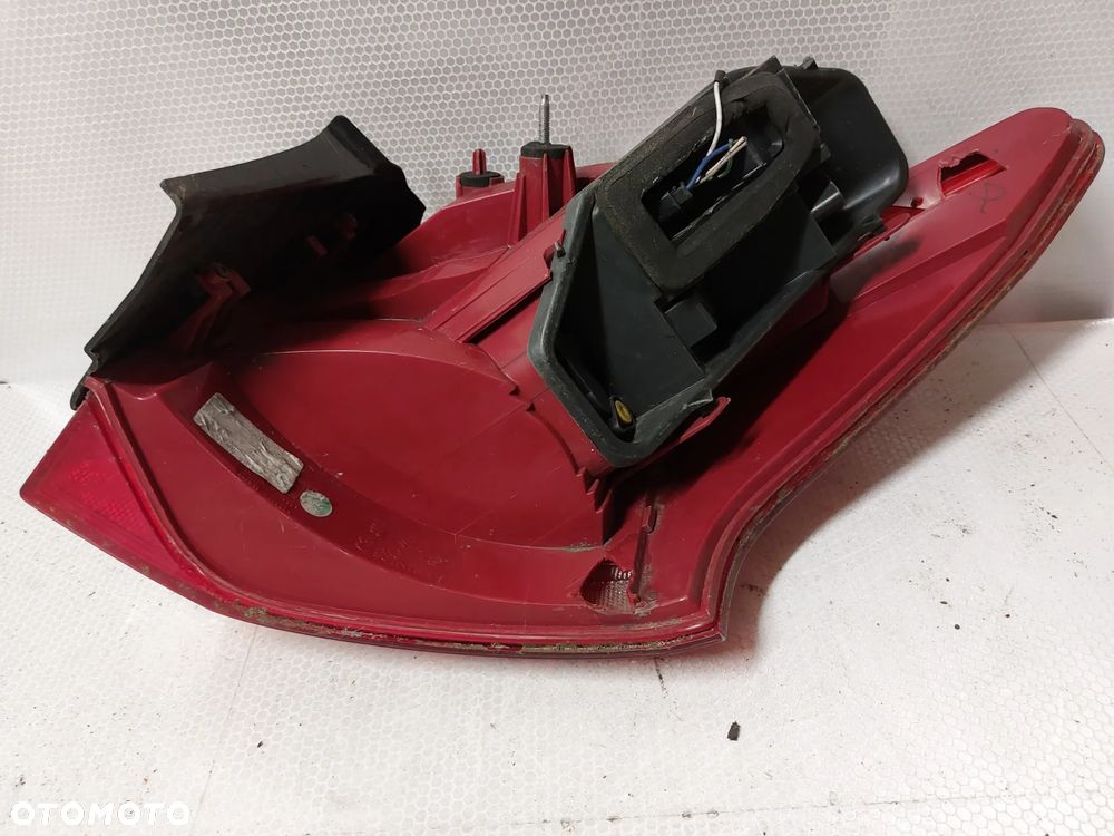 .  LAMPA TYL TYLNA LEWA PEUGEOT 407 SW KOMBI !USZKODZONA! - 5