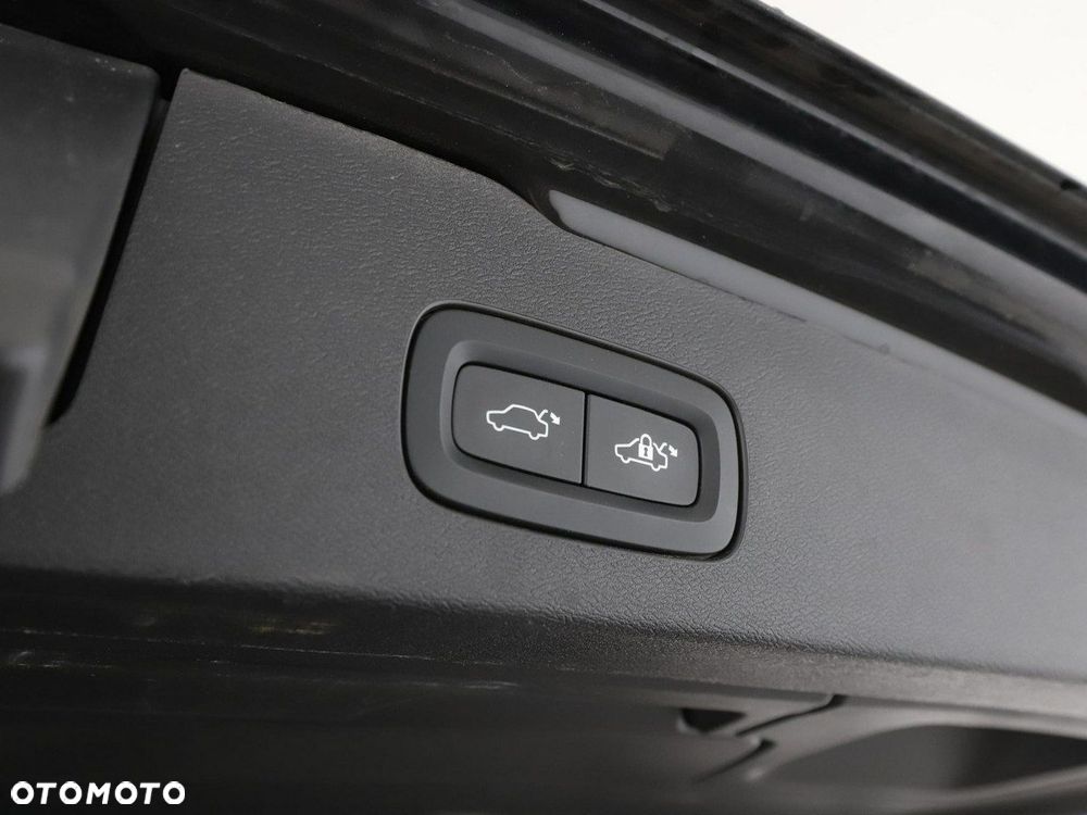 Volvo V60 B4 D Plus Dark - 41