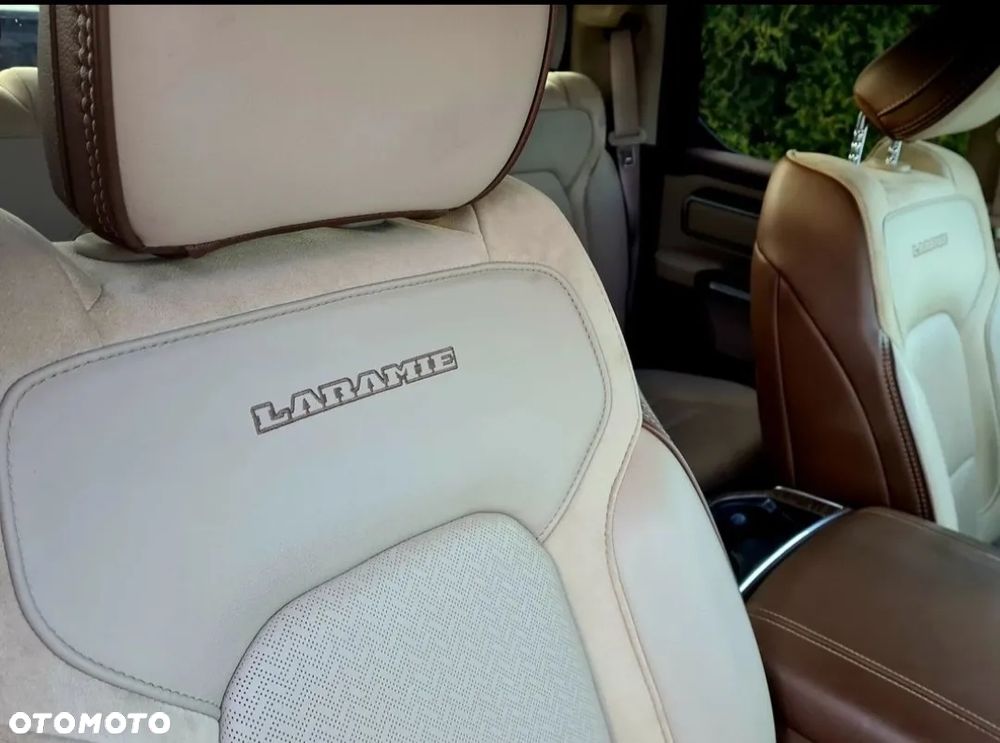 RAM 1500 Crew Cab Laramie - 9