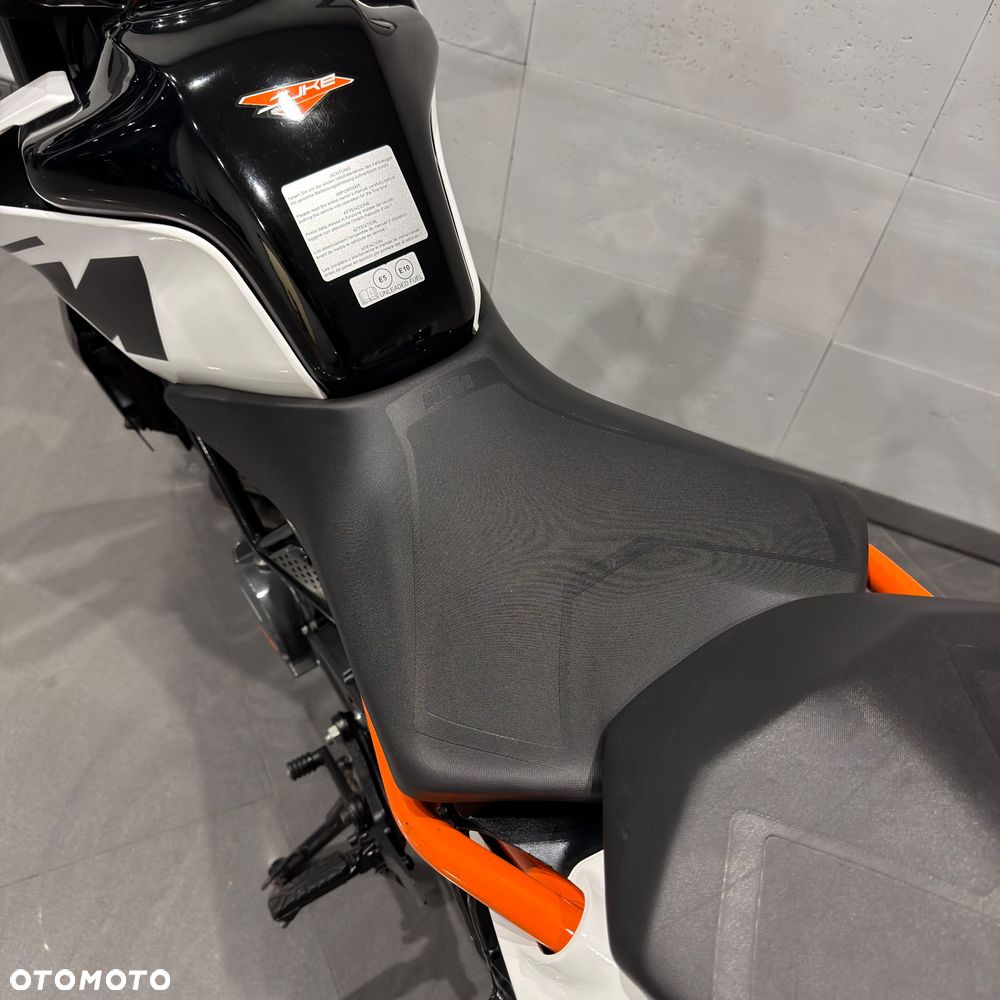 KTM Duke - 13