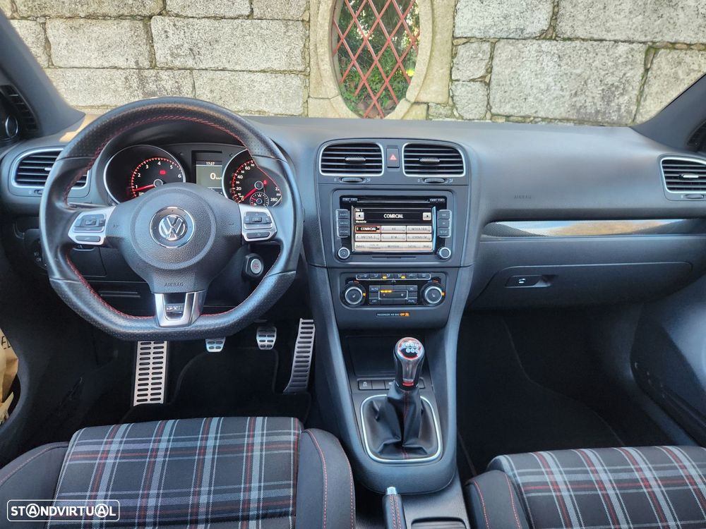 VW Golf 2.0 GTI Edition 35 - 17