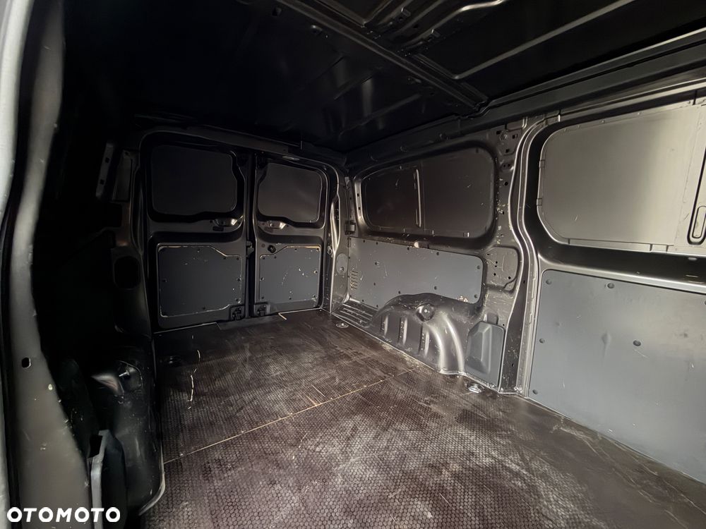 Opel Opel Vivaro 2.0 Diesel 150KM 80 000km serwisowany tylko w ASO IDEALNY STAN - 24