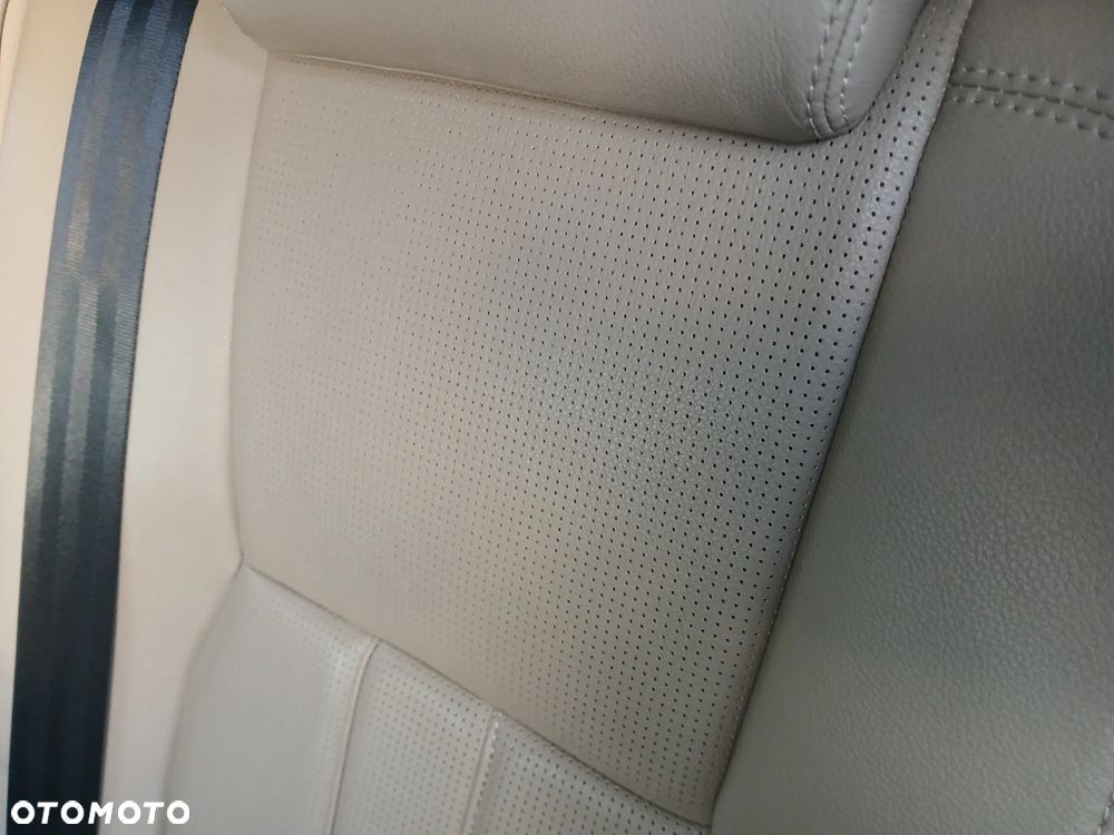 Land Rover Discovery Sport 2.0 TD4 HSE Luxury - 28