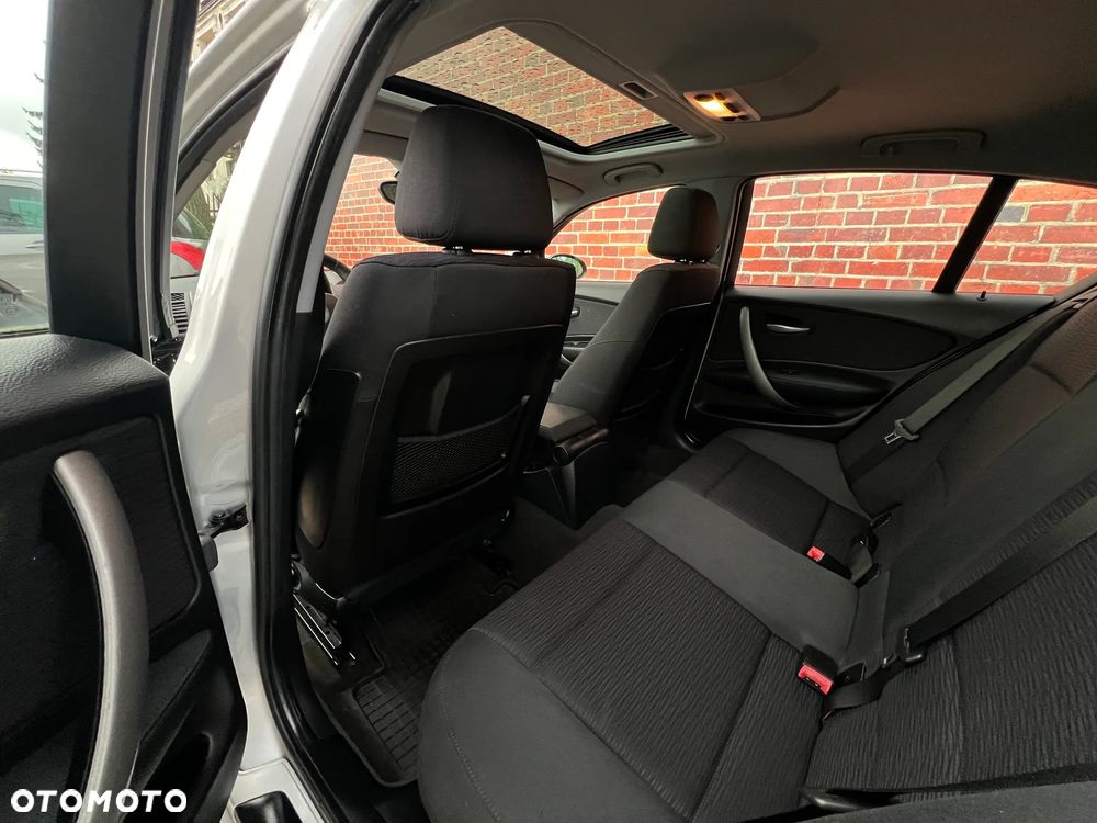 BMW Seria 1 116i - 11