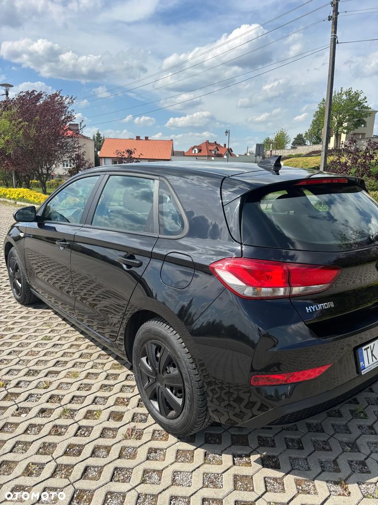Hyundai i30 1.5 DPI Classic + - 5