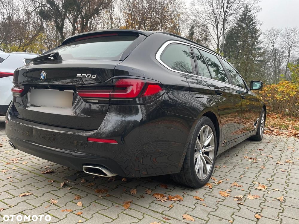 BMW Seria 5 520d Sport - 13