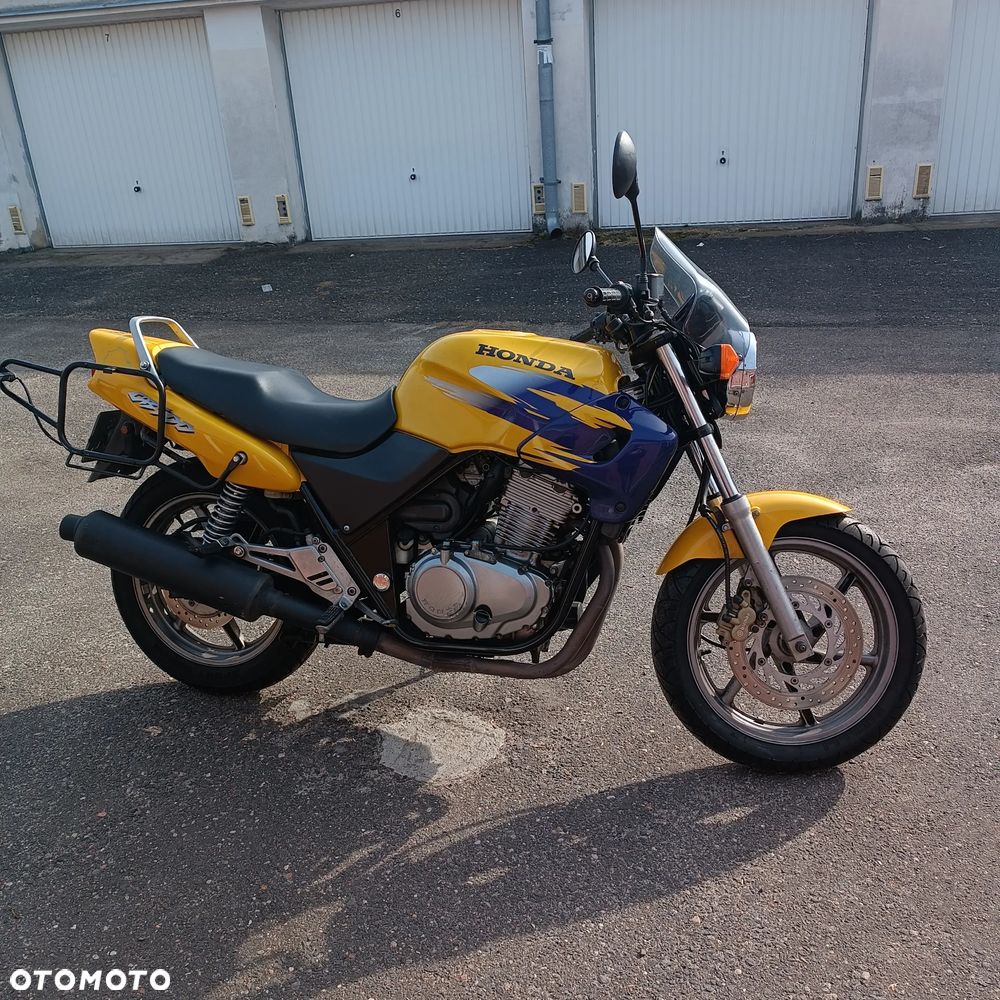 Honda CB - 11