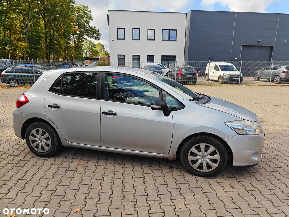 Toyota Auris 1.4 D-4D 2010 - 3