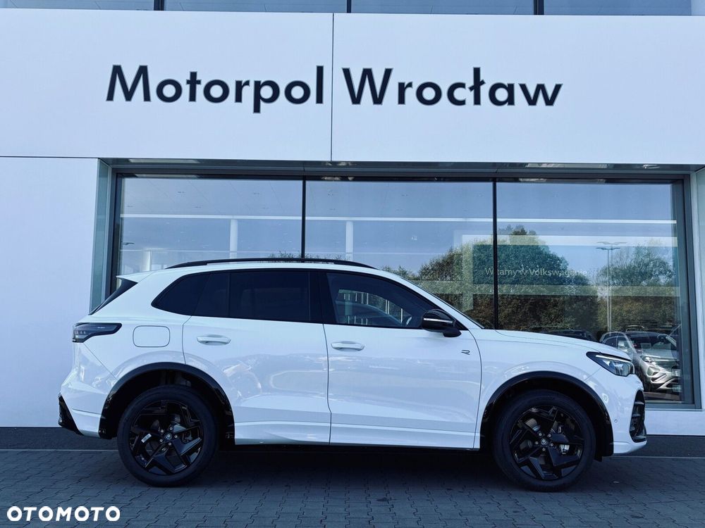 Volkswagen Tiguan - 11