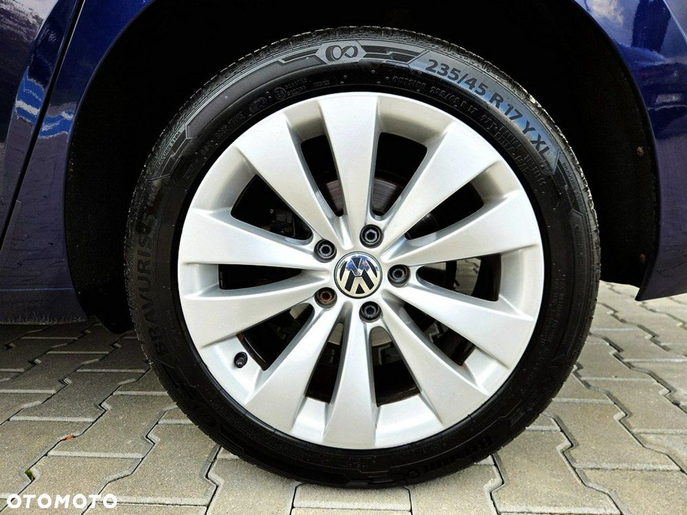 Volkswagen Touran - 22