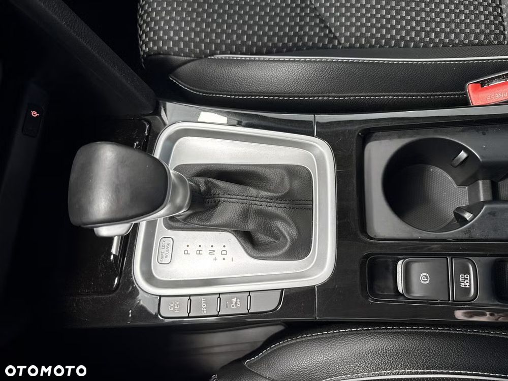 Kia Ceed 1.6 GDI PHEV L DCT - 29