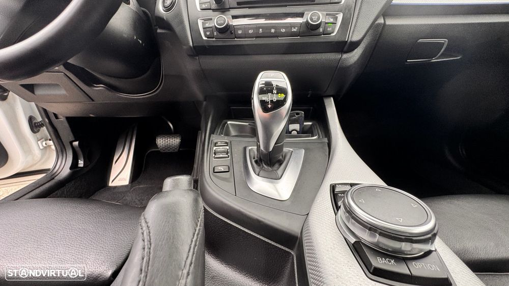 BMW 120 d Sport-Aut. Sport Line - 38