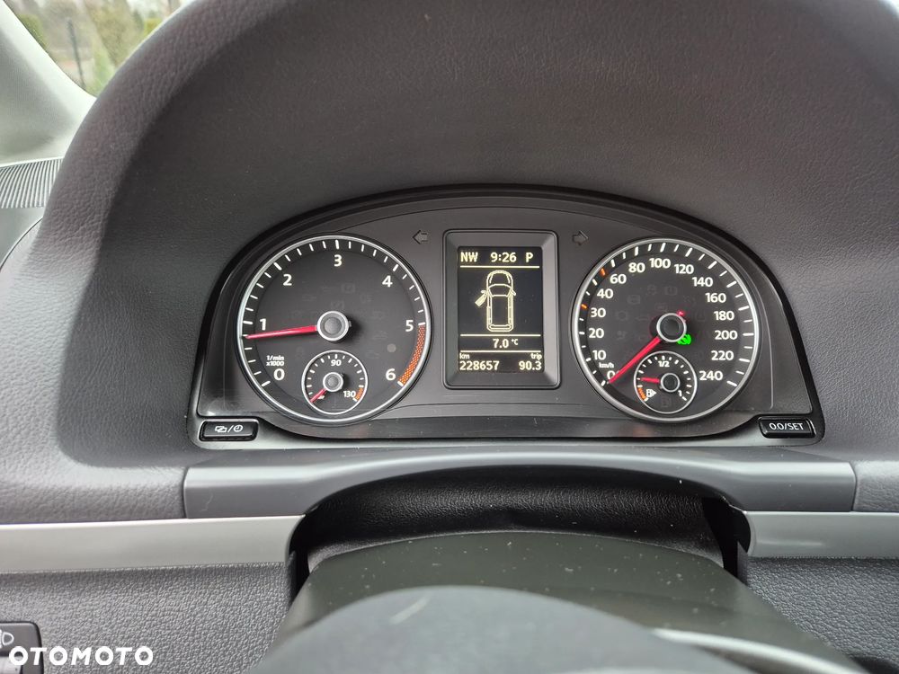 Volkswagen Touran 1.6 TDI DPF BlueMotion Technology DSG Comfortline - 38