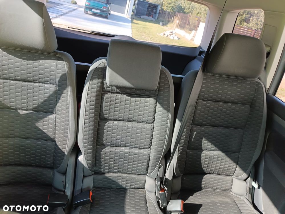Volkswagen Touran 2.0 TDI DPF DSG Trendline - 4
