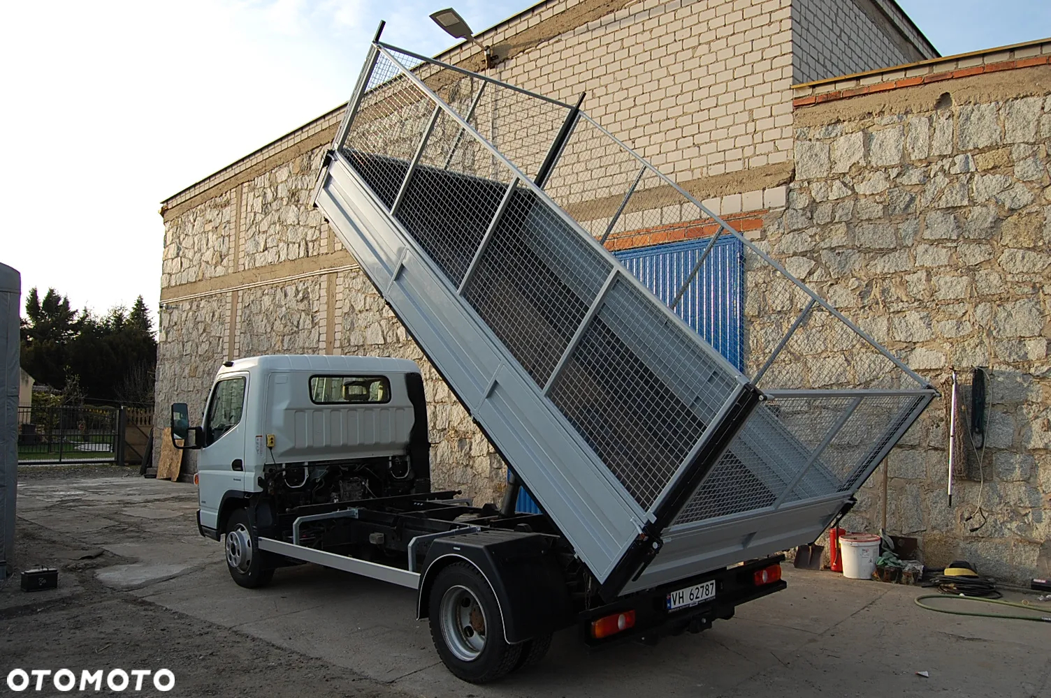 Mitsubishi Fuso Canter - 10