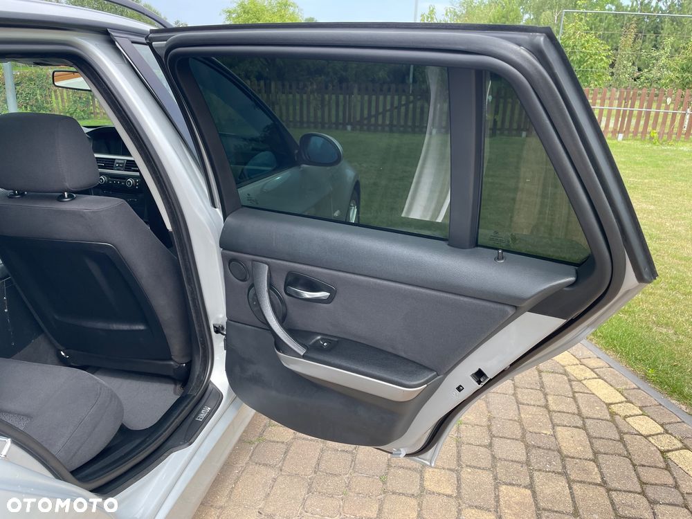 BMW Seria 3 - 24
