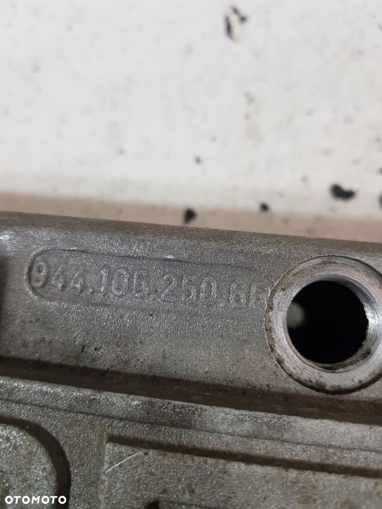 wałek rozrządu pokrywa 9441052506r porsche 944 2.5 b m44/40 - 9