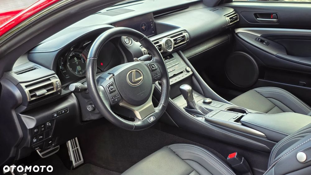 Lexus RC 200t / 300 F Sport - 16