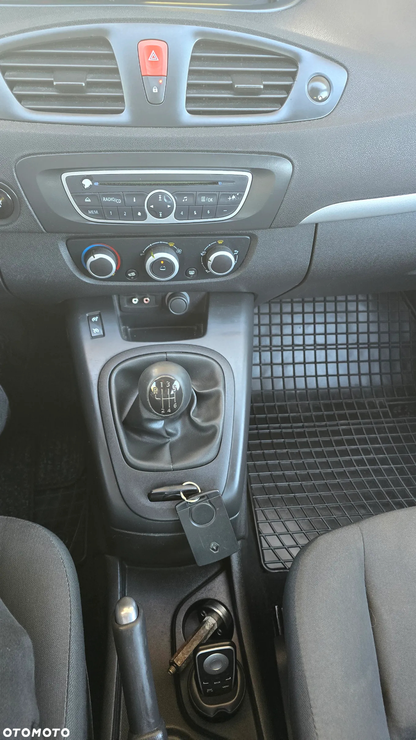 Renault Scenic 1.6 16V 110 Dynamique - 9