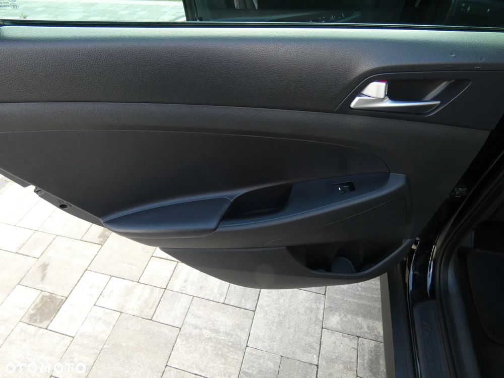 Hyundai Tucson 1.6 GDI BlueDrive Style 2WD - 31