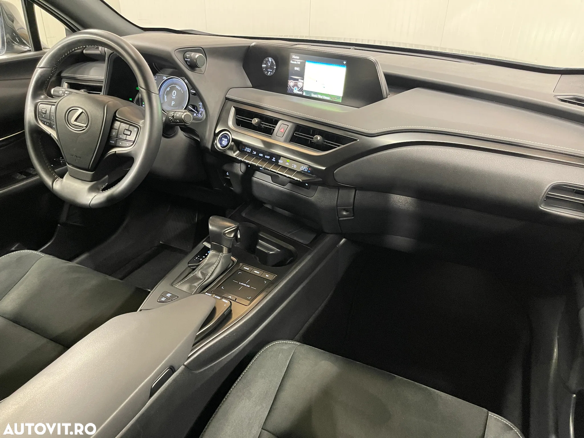 Lexus UX 250h 2.0L HEV 20H- (178 HP) 4X2 CVT Business - 8