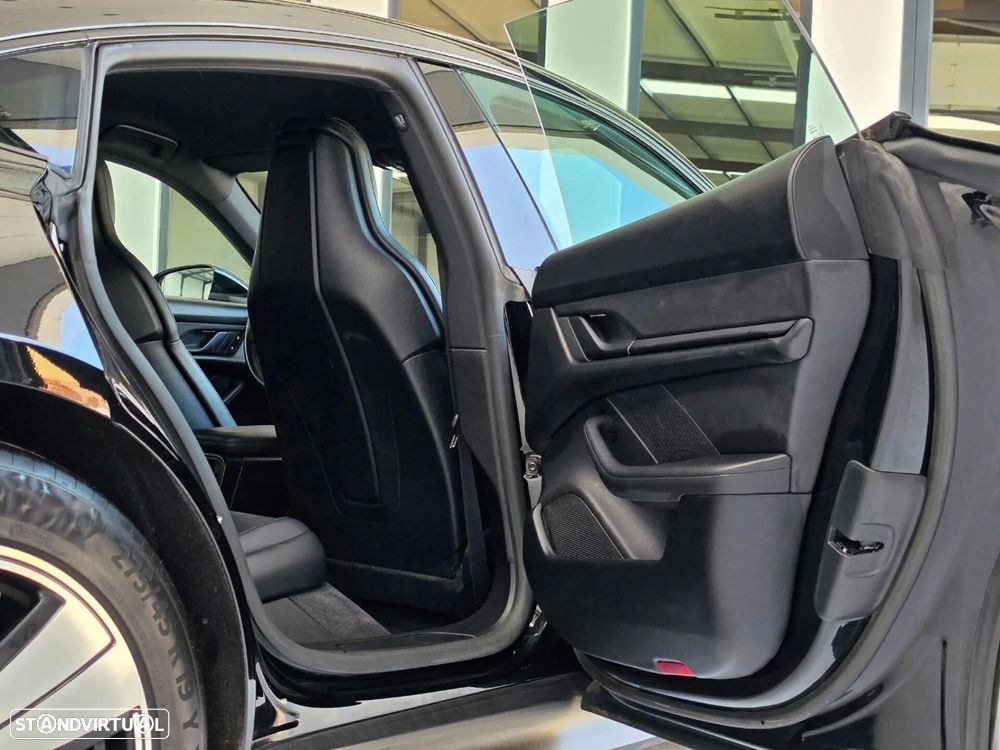 Porsche Taycan 4 - 44