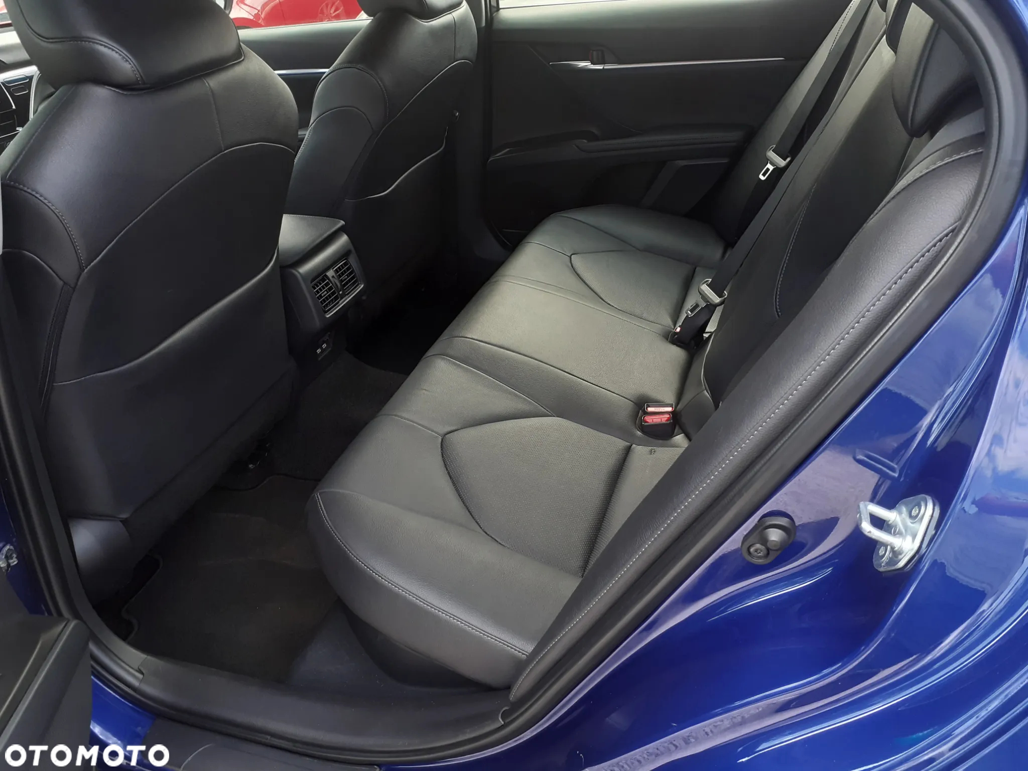 Toyota Camry - 23
