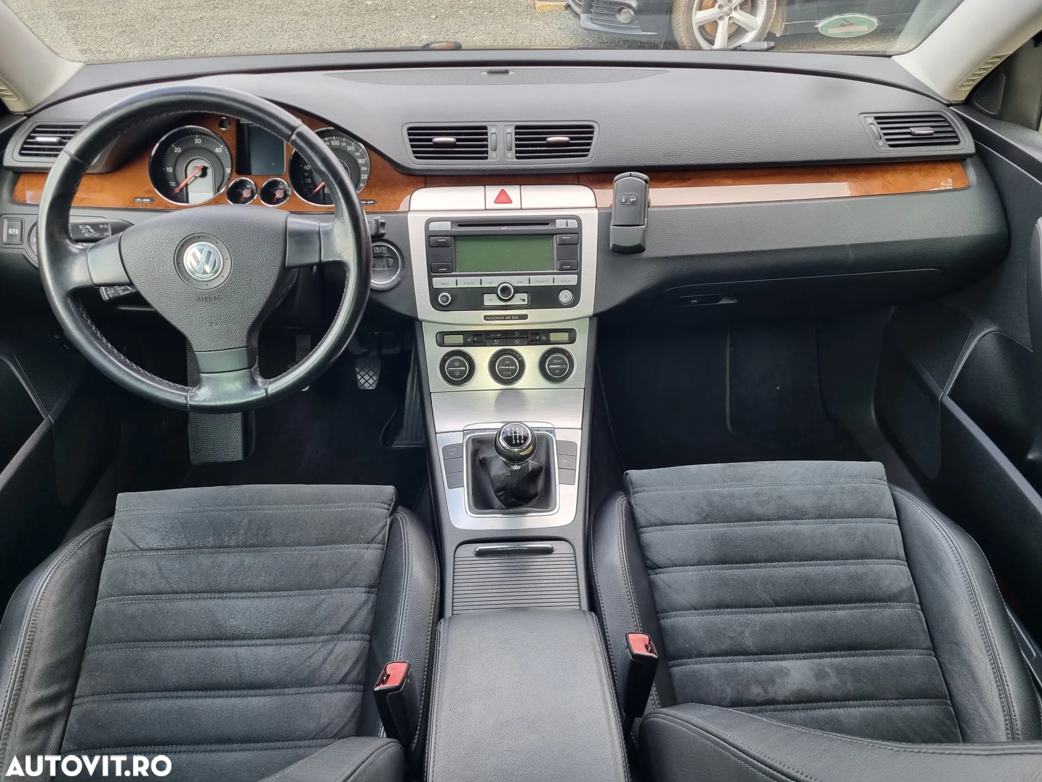 Volkswagen Passat - 13