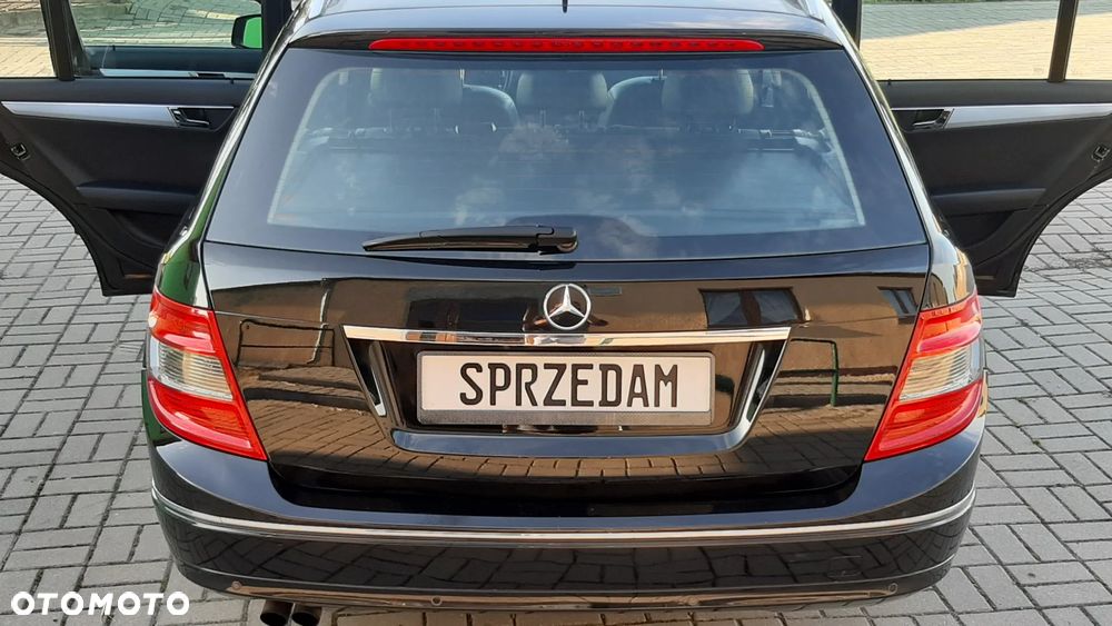 Mercedes-Benz Klasa C 180 T BlueEFFICIENCY 7G-TRONIC Avantgarde - 16