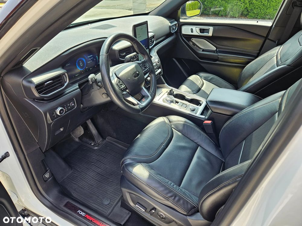 Ford Explorer - 10