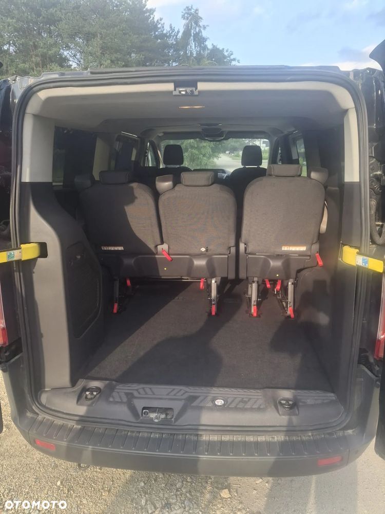 Ford Tourneo Custom - 11
