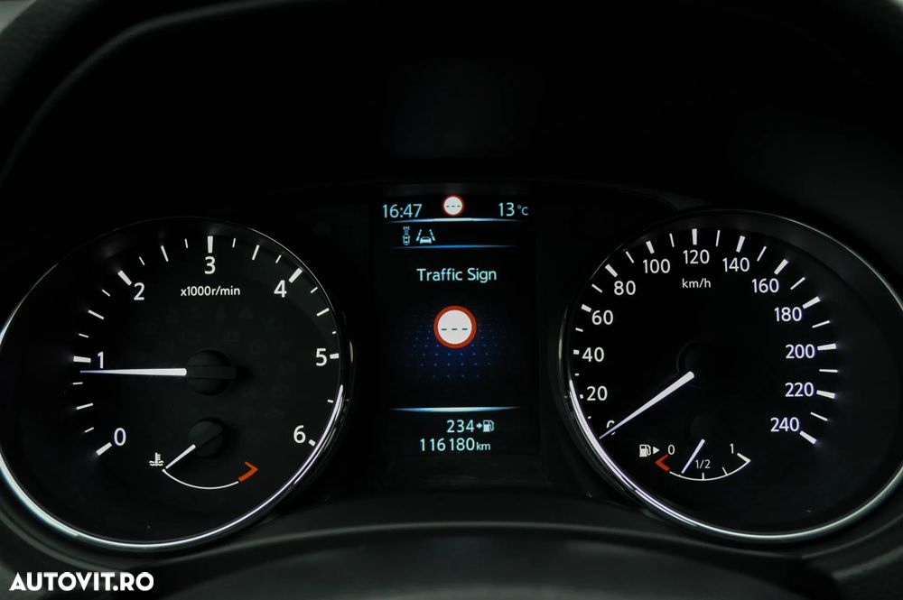 Nissan Qashqai 1.5 DCI N-Connecta - 33