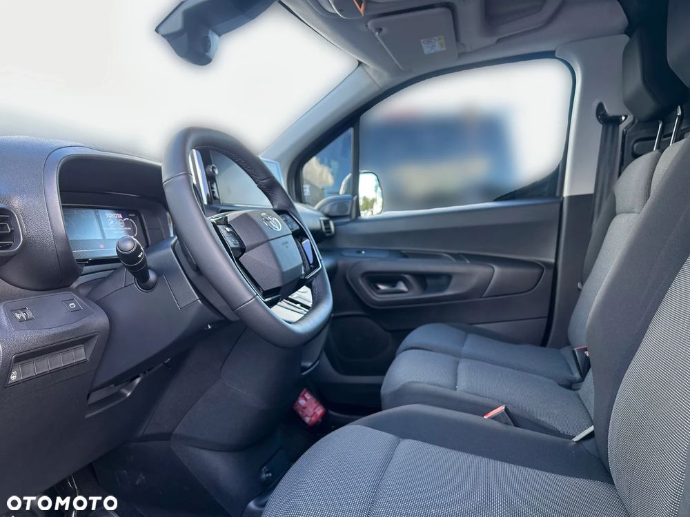Toyota Proace City - 24