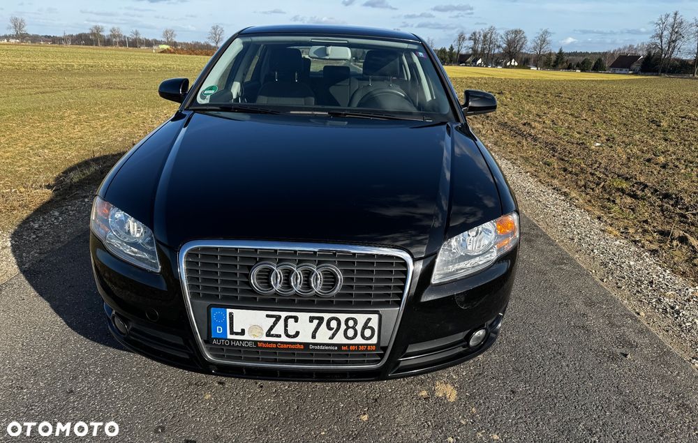 Audi A4 Limousine - 3