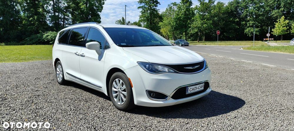 Chrysler Pacifica - 3