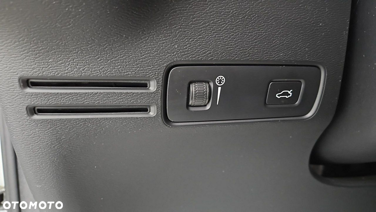 Volvo XC 40 T3 Momentum Pro - 17