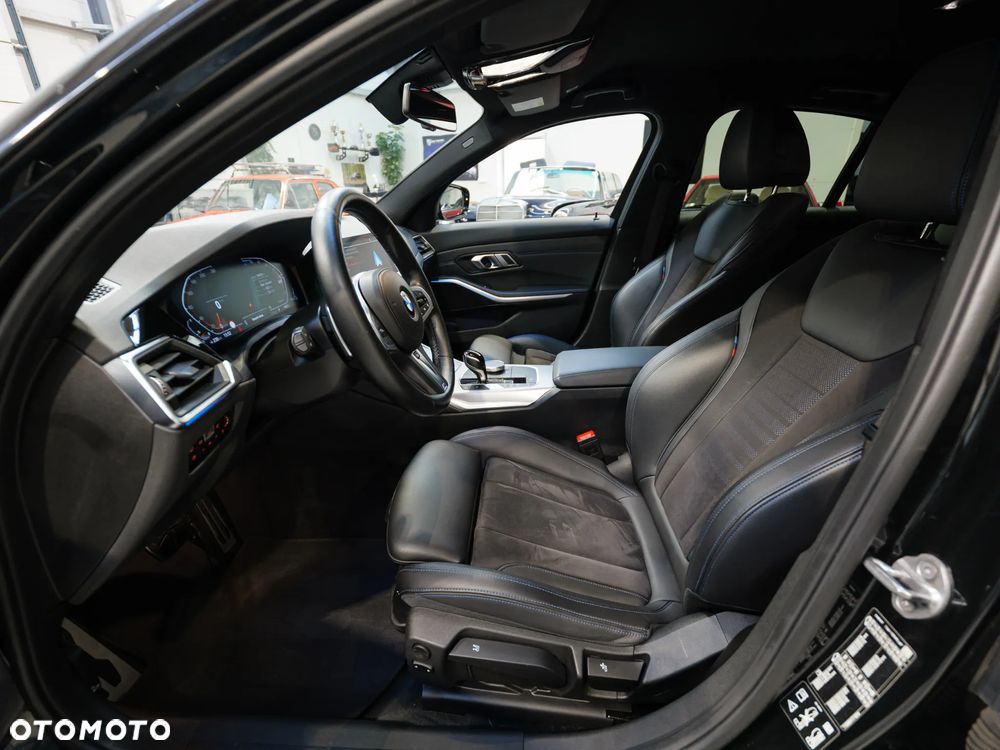 BMW Seria 3 320d xDrive M Sport sport - 16