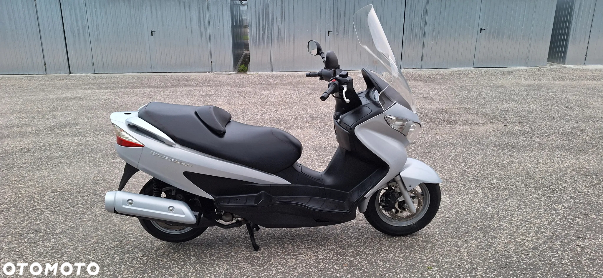 Suzuki Burgman - 12