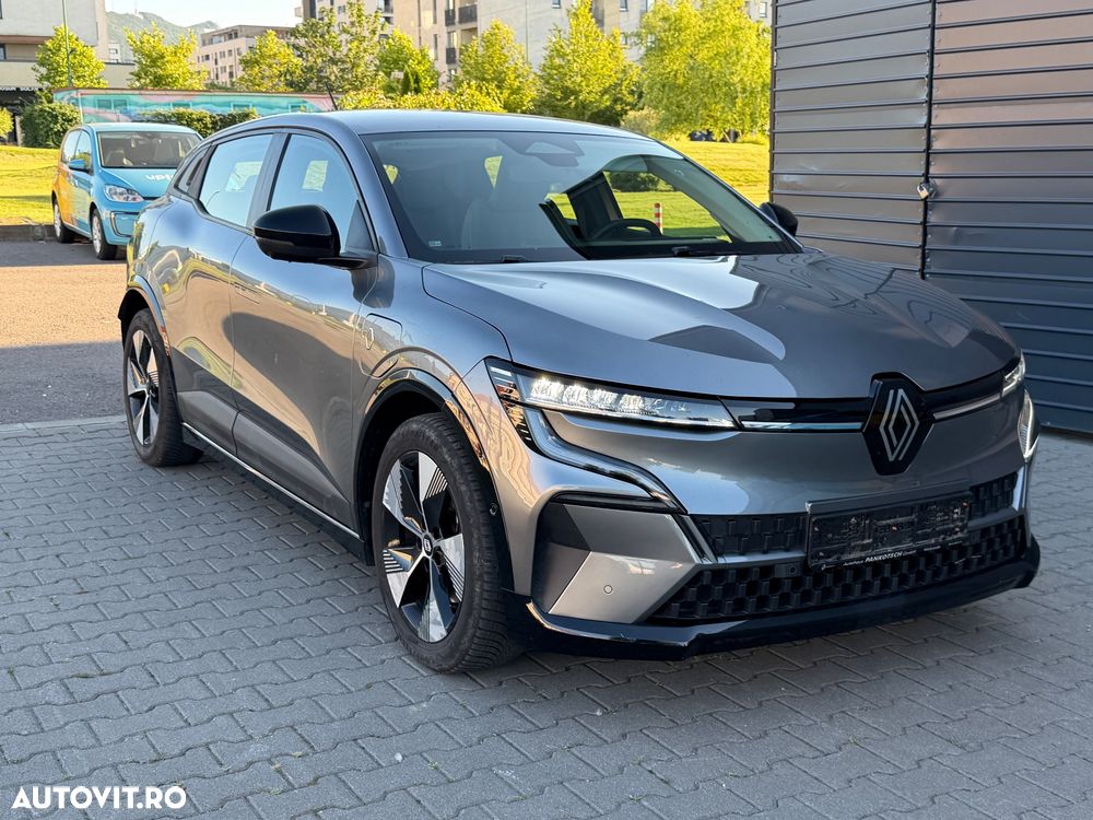 Renault Megane E-TECH 60 kWh 220 CP Iconic - 9