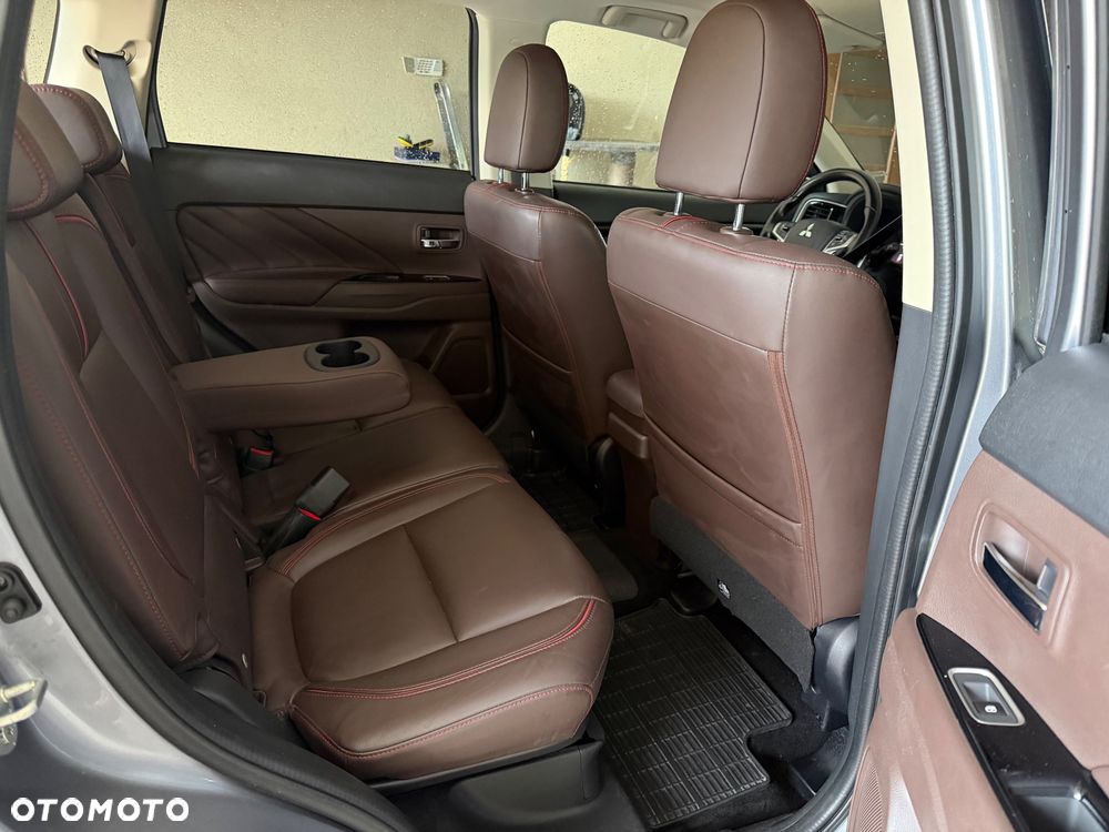 Mitsubishi Outlander Intense + - 11