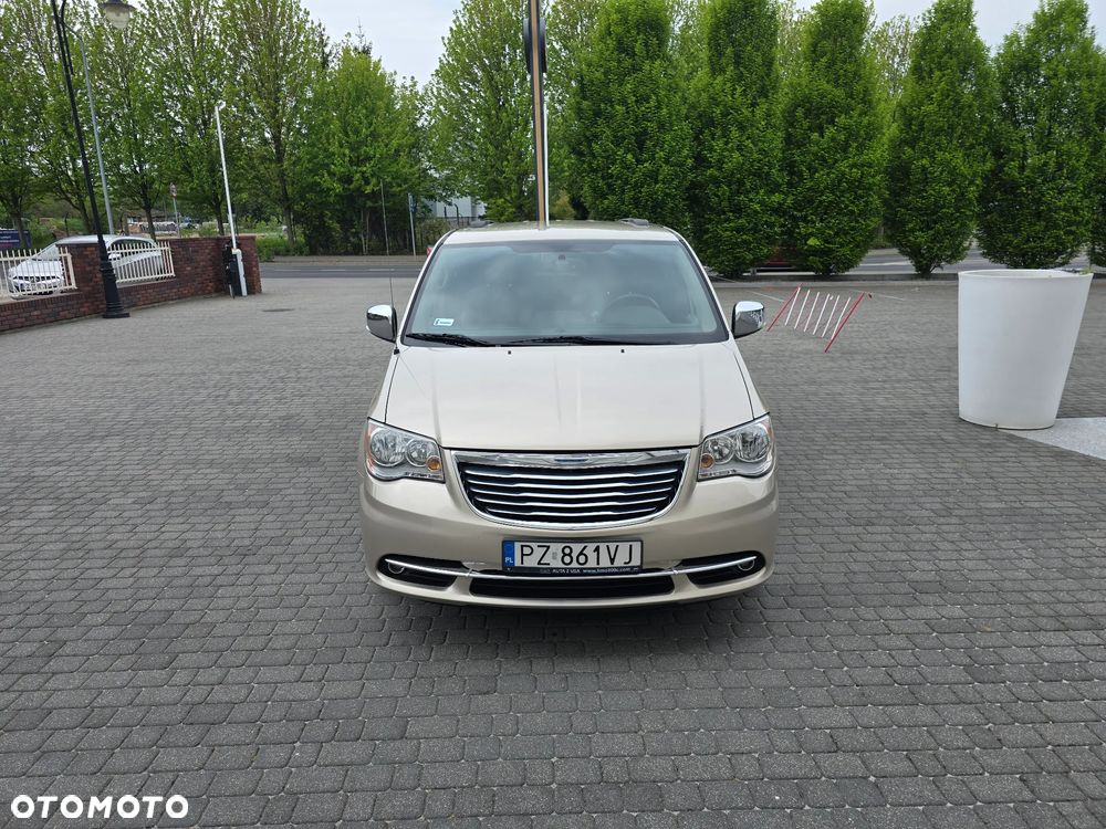 Chrysler Town & Country 3.6 Limited - 4