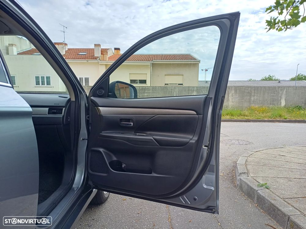 Mitsubishi Outlander 2.2 DI-D Intense+ - 37