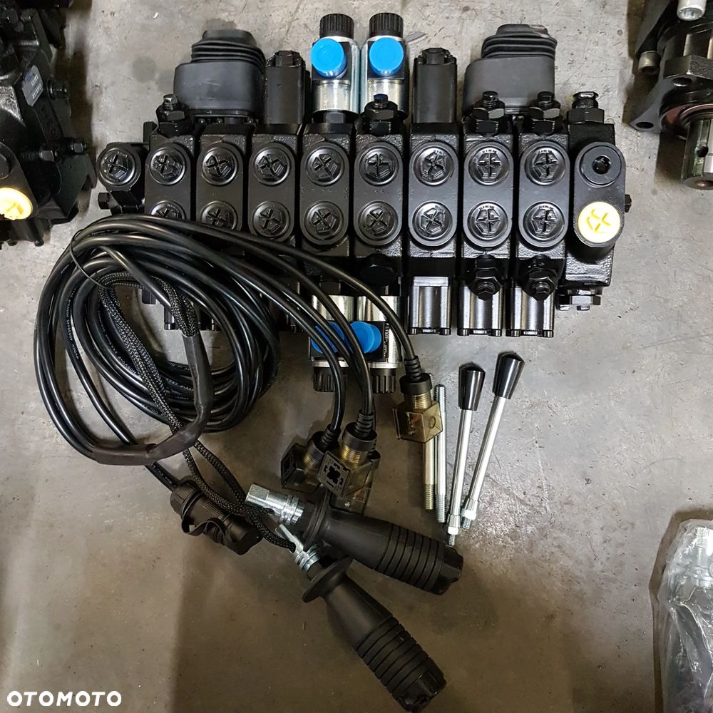 Rozdzielacz elektro-hydrauliczny 8 sekcyjny - 3