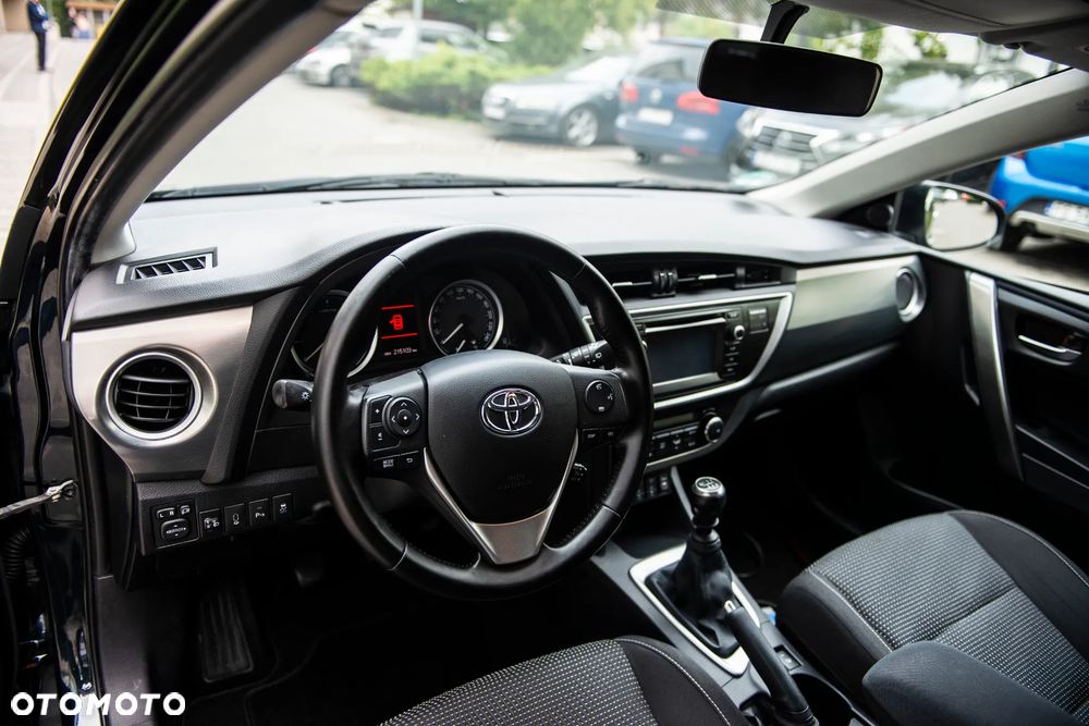 Toyota Auris 1.6 Valvematic Executive - 16